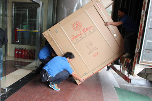 老城镇钢琴贵重工艺品无忧运